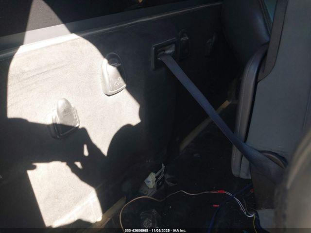 Ram 1500 Express  4x2 6'4 Box Image 15