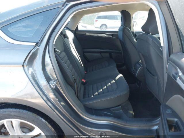 Ford Fusion Se Image 10