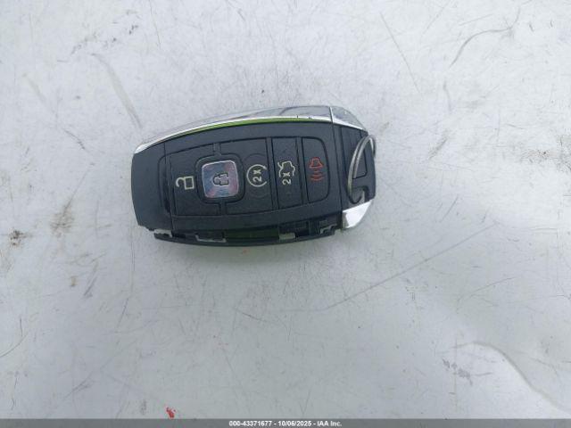 Lincoln MKZ Standard Image 11