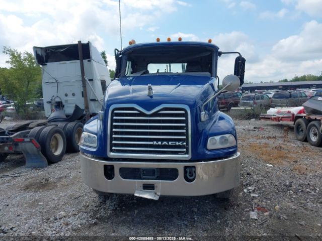 Mack Pinnacle Image 5