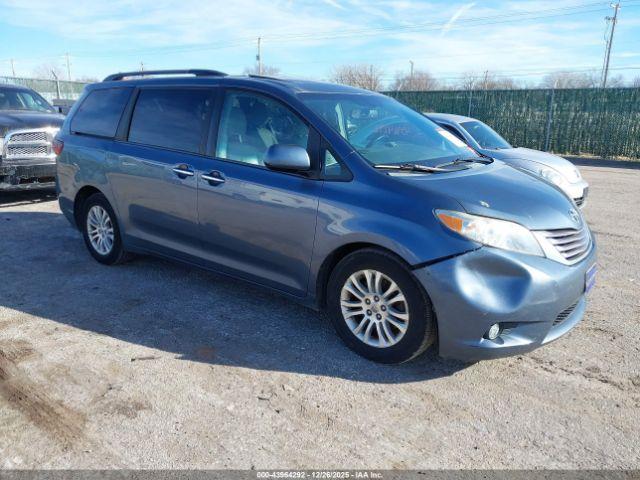  Salvage Toyota Sienna
