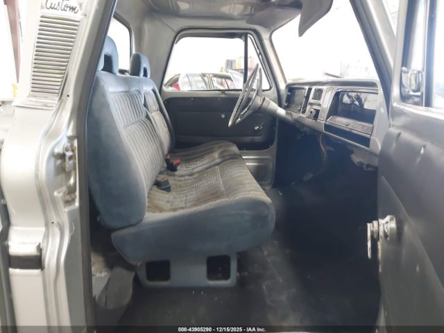 Chevrolet C10 Image 9