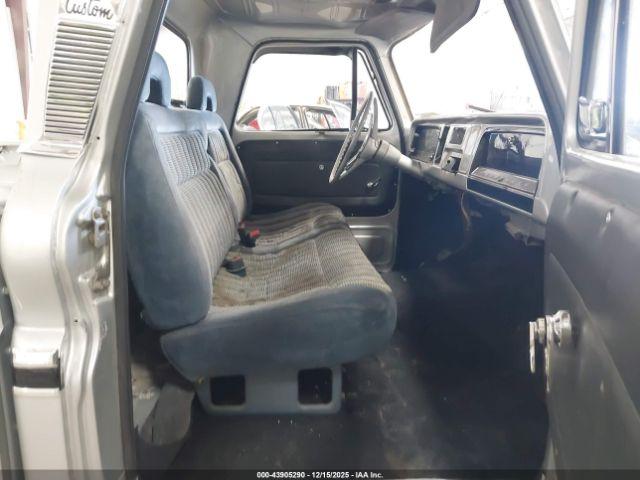 Chevrolet C10 Image 9