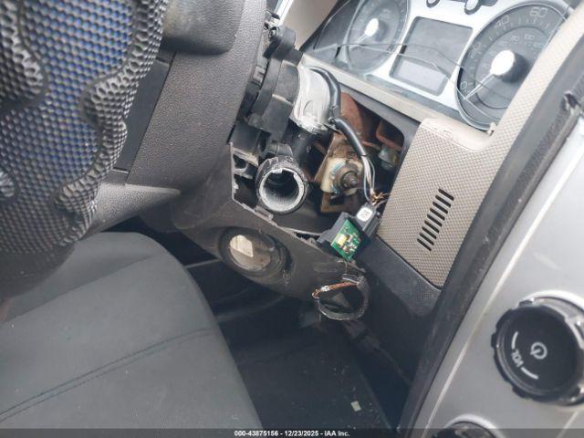 Mercury Mariner Image 13