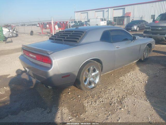 Dodge Challenger Image 2