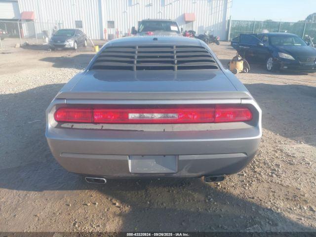 Dodge Challenger Image 4