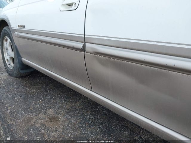 Subaru Legacy Image 10