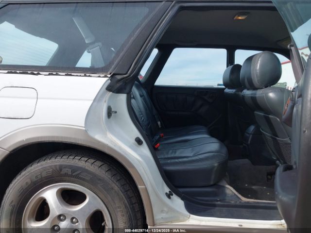 Subaru Legacy Image 9