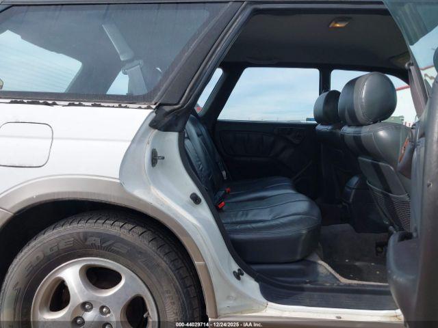 Subaru Legacy Image 9