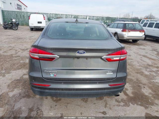 Ford Fusion Se Image 15
