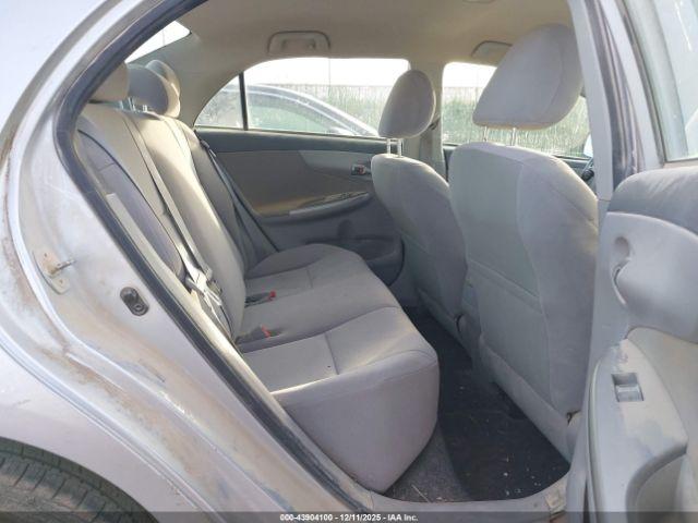 Toyota Corolla Le Image 9