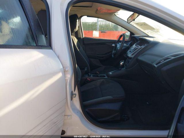 Ford Focus Se Image 8