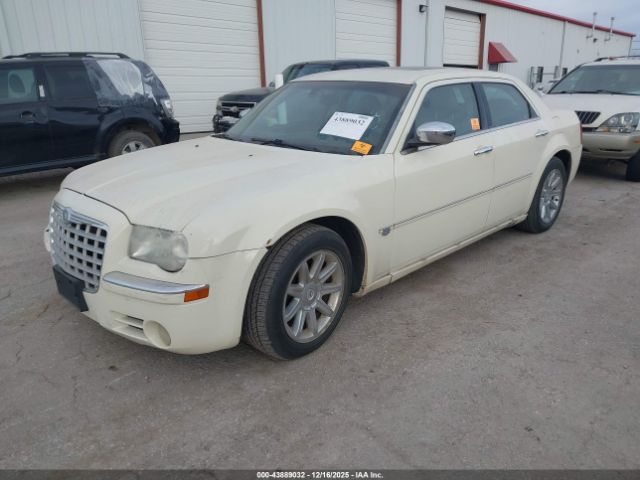 Chrysler 300c Image 2