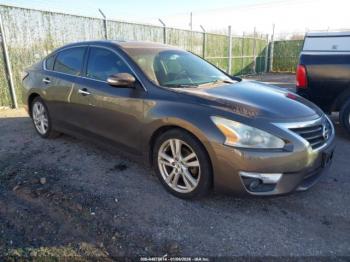  Salvage Nissan Altima