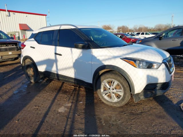 Nissan Kicks S Image 1