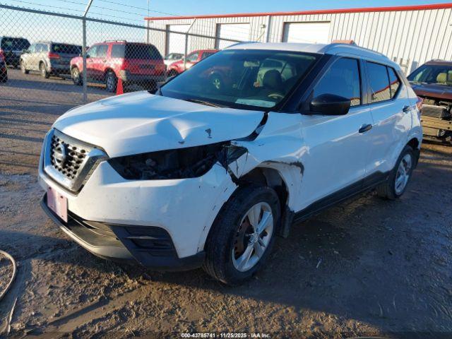 Nissan Kicks S Image 2