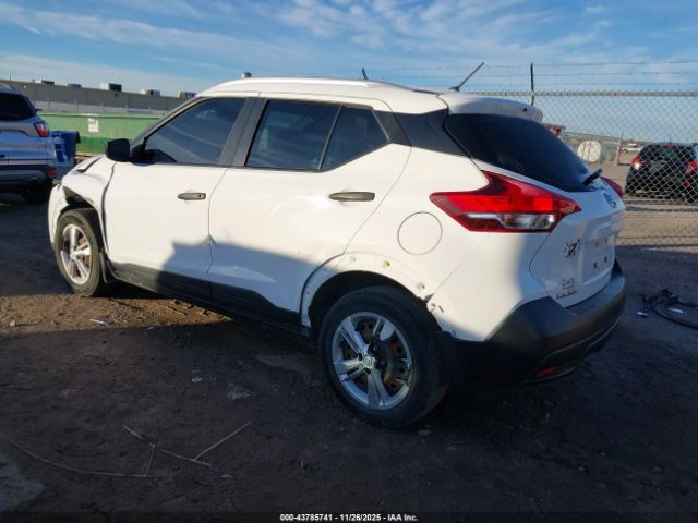 Nissan Kicks S Image 5