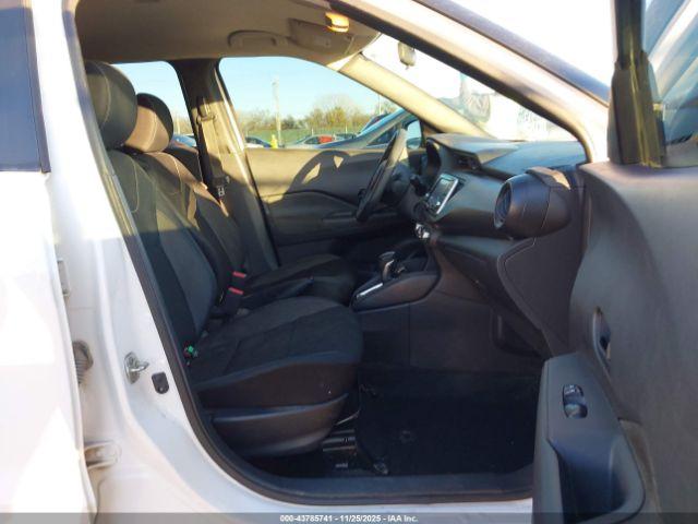 Nissan Kicks S Image 4