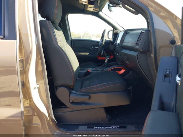 Nissan Frontier Pro-4x 4x4 Image 6