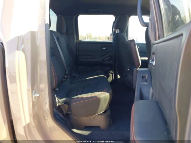 Nissan Frontier Pro-4x 4x4 Image 15