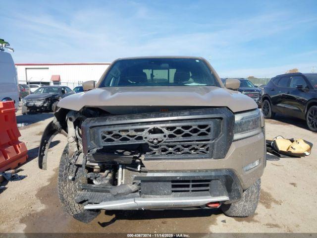 Nissan Frontier Pro-4x 4x4 Image 12