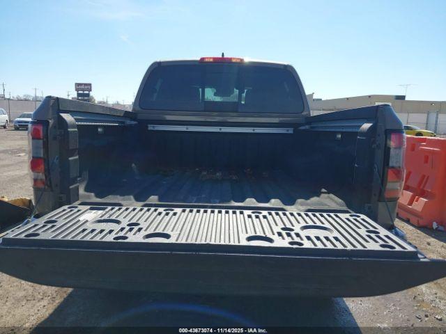 Nissan Frontier Pro-4x 4x4 Image 14