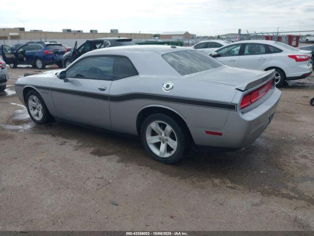 Dodge Challenger Sxt Image 2