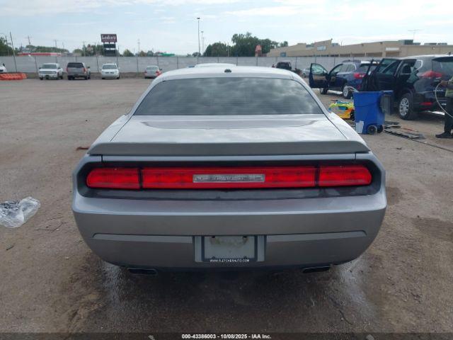 Dodge Challenger Sxt Image 14