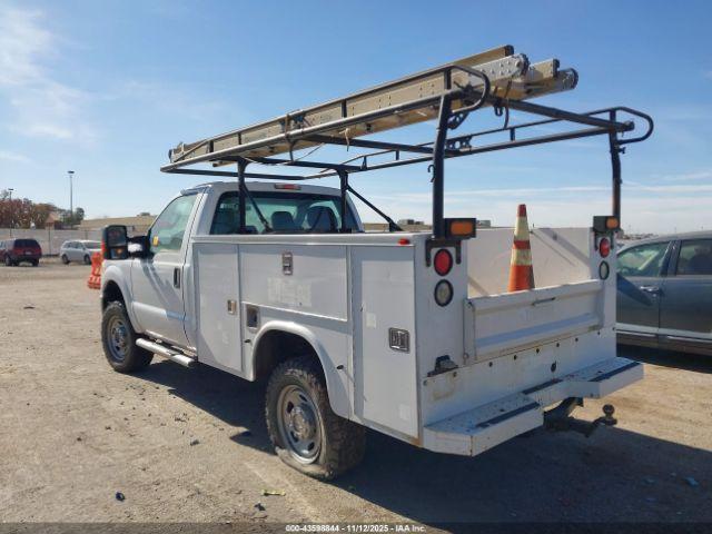 Ford F-350 Xl Image 3