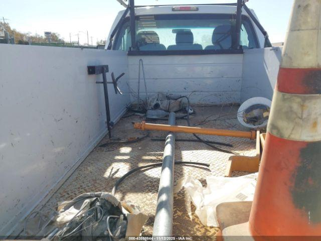 Ford F-350 Xl Image 9