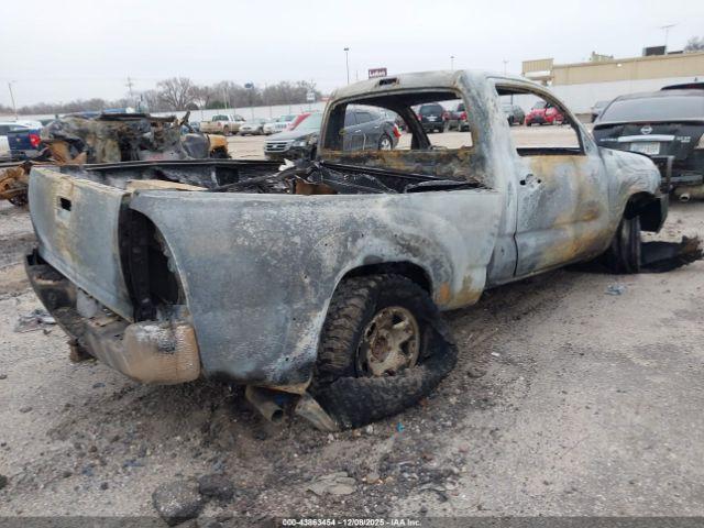 Toyota Tacoma Image 8