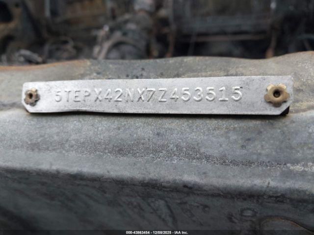 Toyota Tacoma Image 9