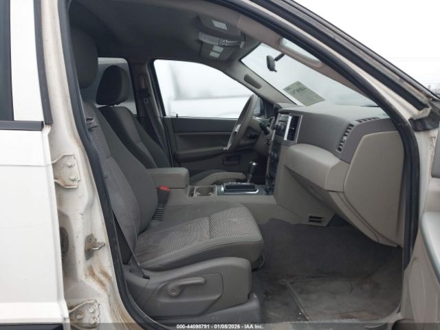 Jeep Grand Cherokee Laredo Image 7