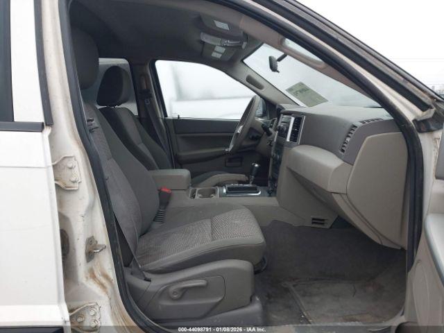 Jeep Grand Cherokee Laredo Image 7
